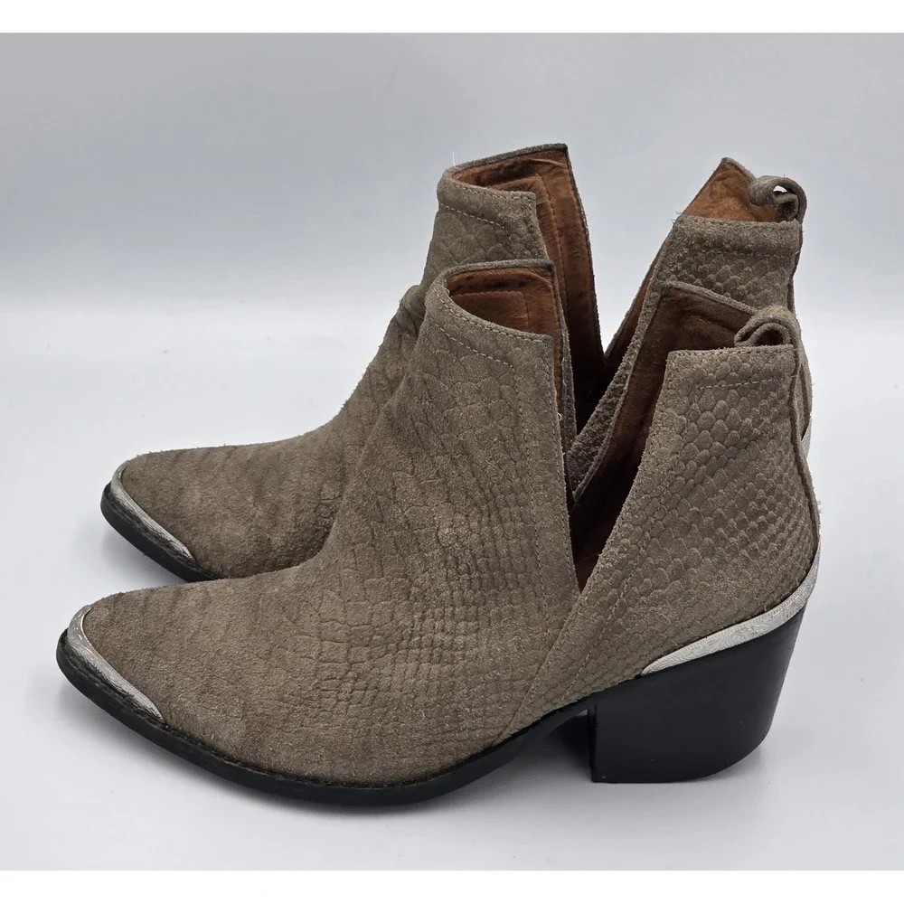 Jeffrey Campbell Cromwell Women's Size 8 Western Taupe Snake Print Ankle Boots